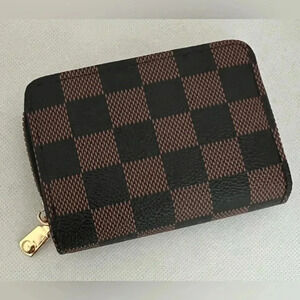 Card wallet | classic zippy look, brown & black check. .